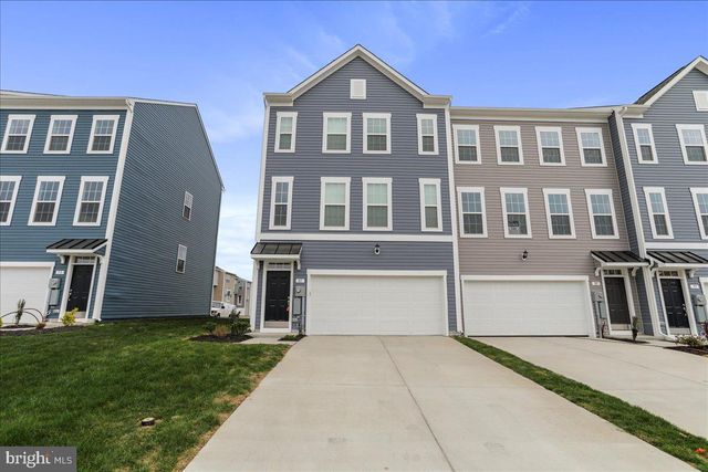 100 STAFFORD PL, Falling Waters, WV 25419
