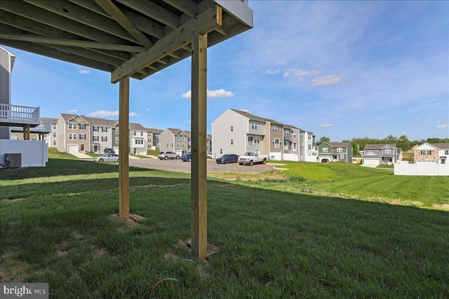 100 STAFFORD PL, Falling Waters, WV 25419