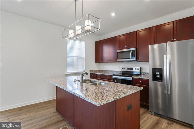 100 STAFFORD PL, Falling Waters, WV 25419
