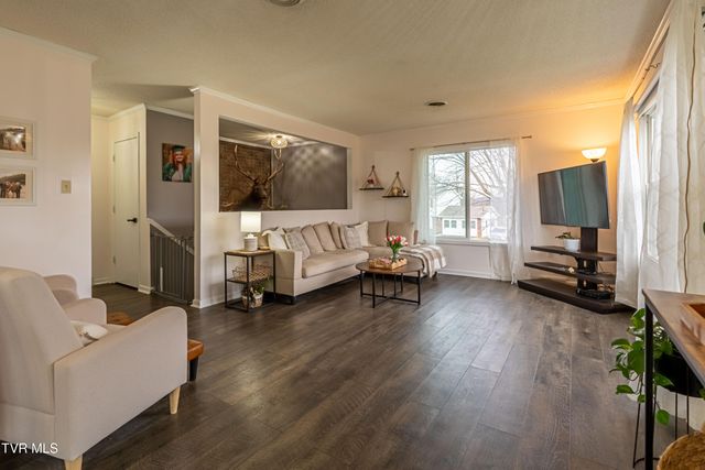 23270 Pioneer Drive, Bristol, VA 24202