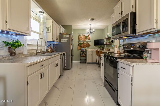 23270 Pioneer Drive, Bristol, VA 24202