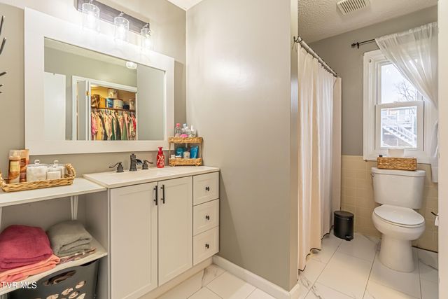 23270 Pioneer Drive, Bristol, VA 24202