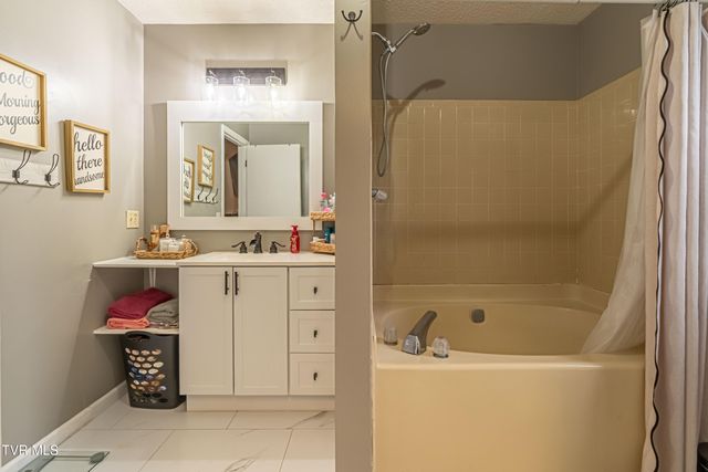 23270 Pioneer Drive, Bristol, VA 24202