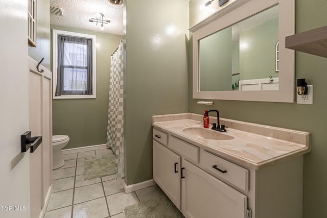 23270 Pioneer Drive, Bristol, VA 24202