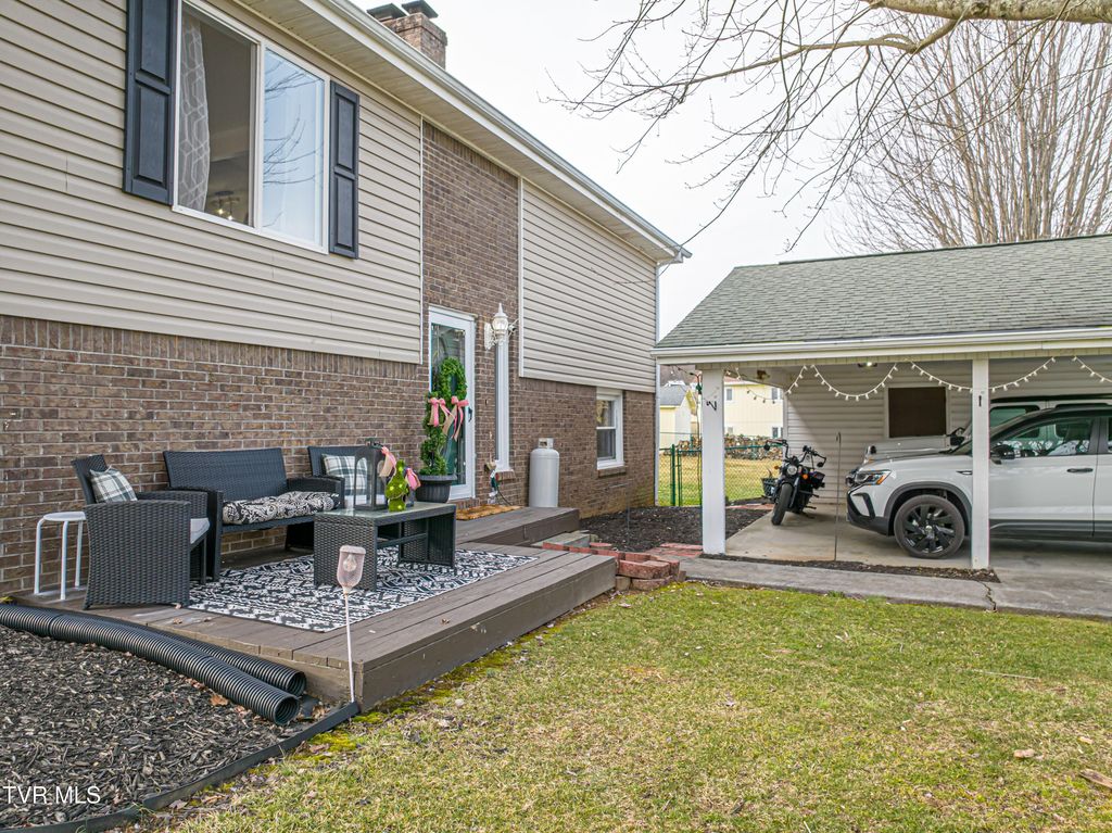 23270 Pioneer Drive, Bristol, VA 24202