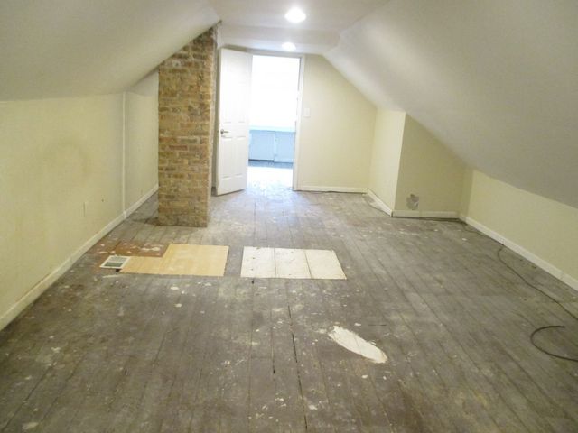 3025 E 80th Place, Chicago, IL 60617