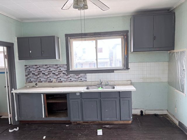 3025 E 80th Place, Chicago, IL 60617