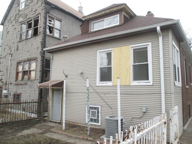 3025 E 80th Place, Chicago, IL 60617