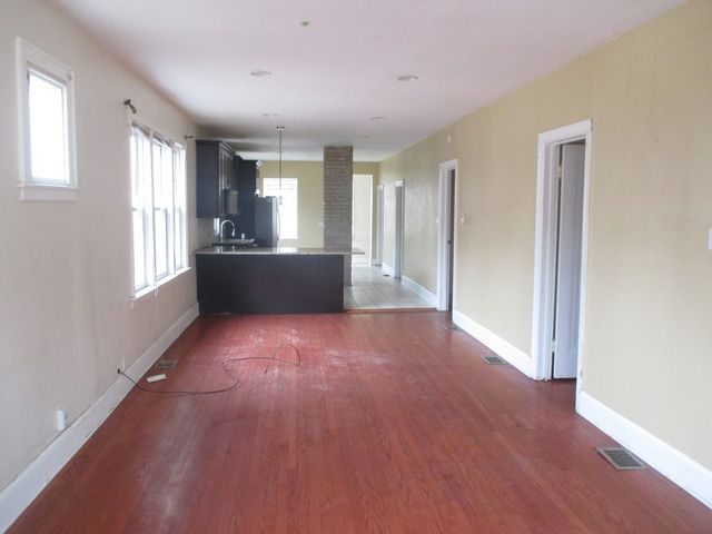 3025 E 80th Place, Chicago, IL 60617