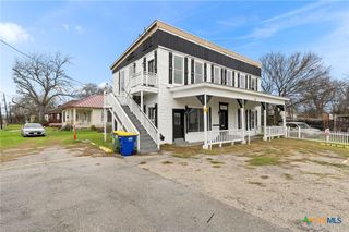 901 N Saint Joseph Street, Gonzales, TX 78629
