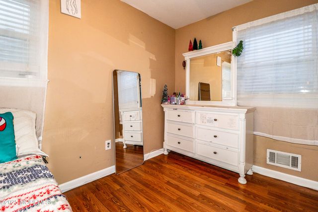 7 Alan Terrace, Jackson, NJ 08527