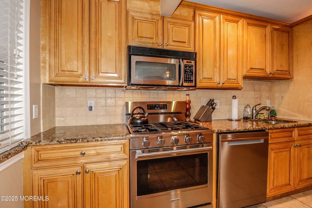 7 Alan Terrace, Jackson, NJ 08527