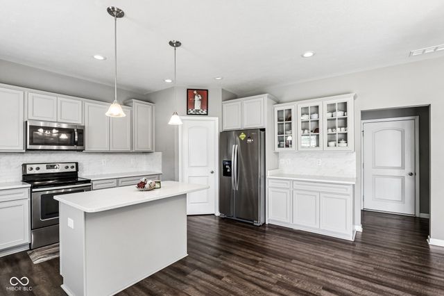 9257 Thames Drive, Avon, IN 46123