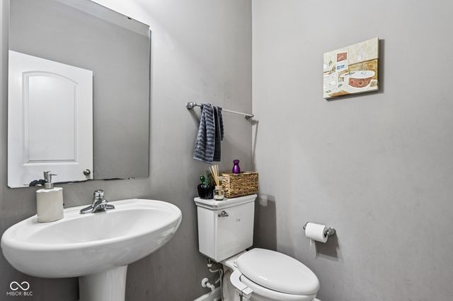 9257 Thames Drive, Avon, IN 46123