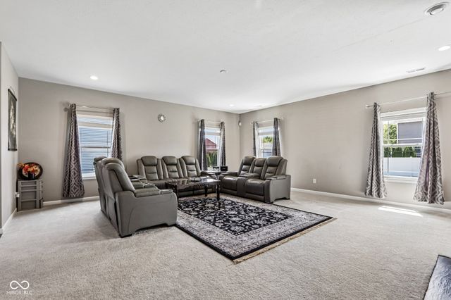 9257 Thames Drive, Avon, IN 46123