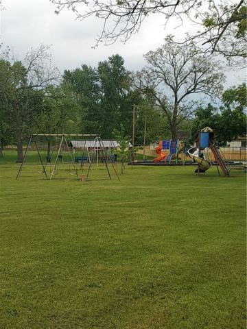 120 N Duff Avenue, Sulphur Springs, AR 72768