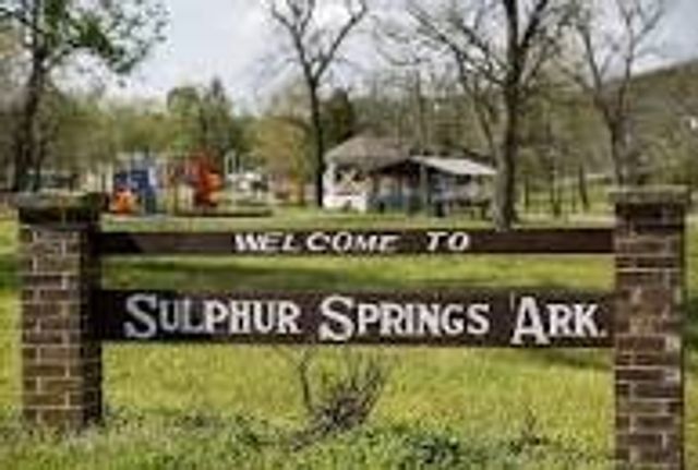 120 N Duff Avenue, Sulphur Springs, AR 72768