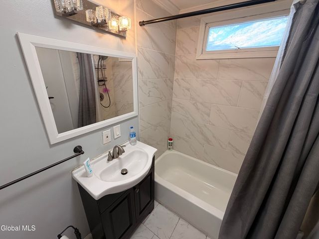 1025 Hegeman Street, Schenectady, NY 12306