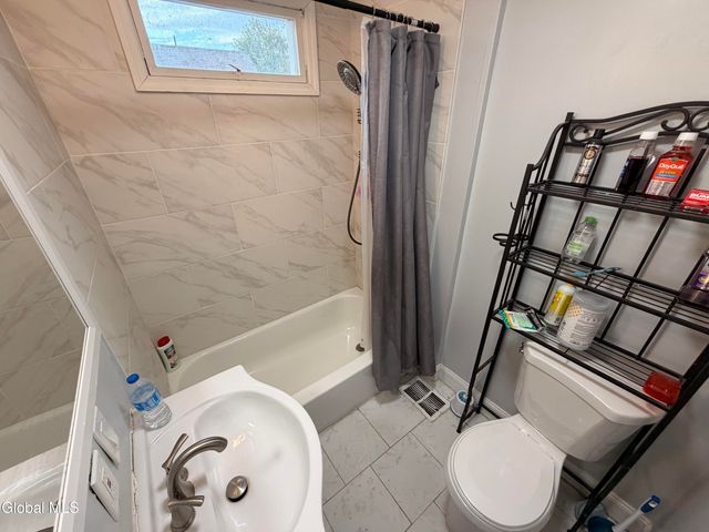 1025 Hegeman Street, Schenectady, NY 12306