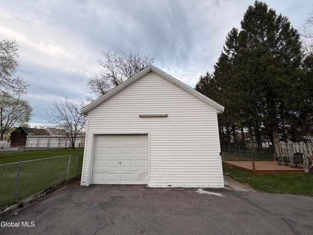 1025 Hegeman Street, Schenectady, NY 12306