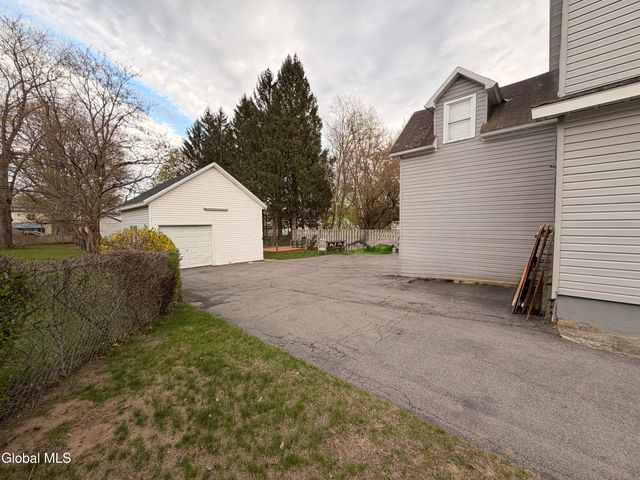 1025 Hegeman Street, Schenectady, NY 12306