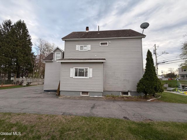 1025 Hegeman Street, Schenectady, NY 12306
