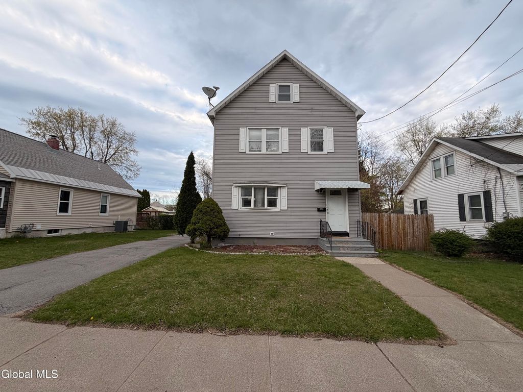 1025 Hegeman Street, Schenectady, NY 12306