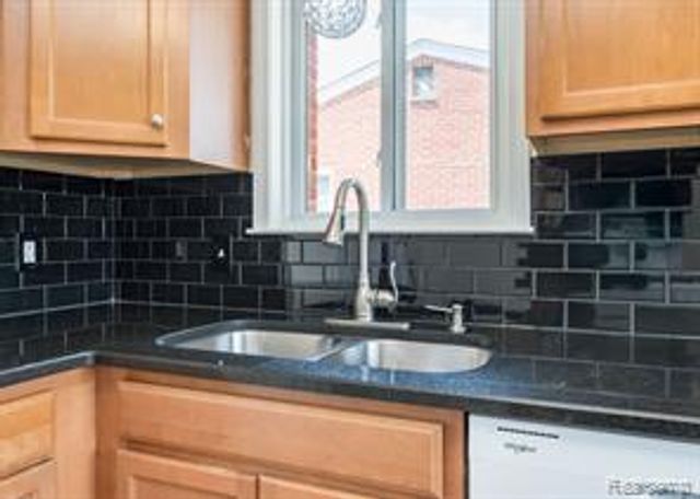 35030 S Elmira Street, Livonia, MI 48150