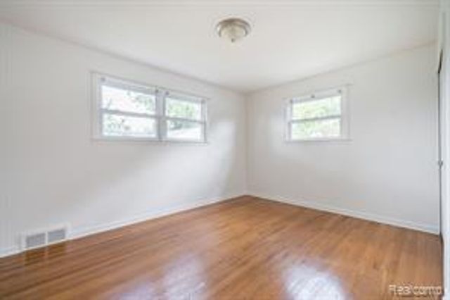35030 S Elmira Street, Livonia, MI 48150