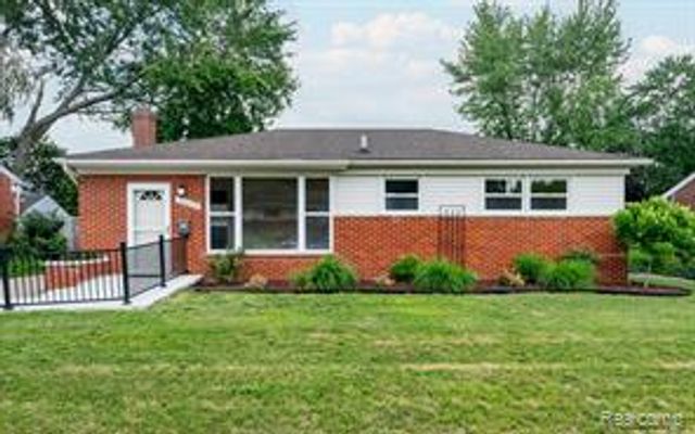 35030 S Elmira Street, Livonia, MI 48150