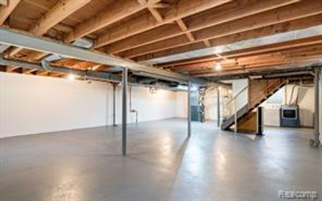 35030 S Elmira Street, Livonia, MI 48150