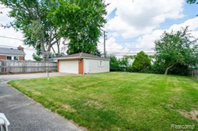 35030 S Elmira Street, Livonia, MI 48150