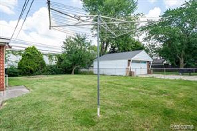 35030 S Elmira Street, Livonia, MI 48150