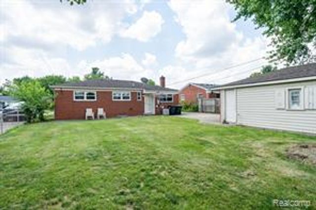 35030 S Elmira Street, Livonia, MI 48150