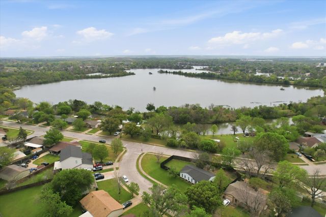 2006 Normandy Drive, Irving, TX 75060