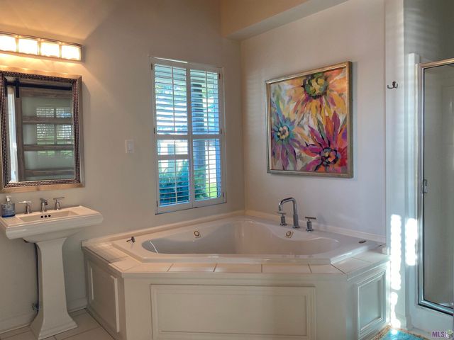 6980 False River Rd, Oscar, LA 70762