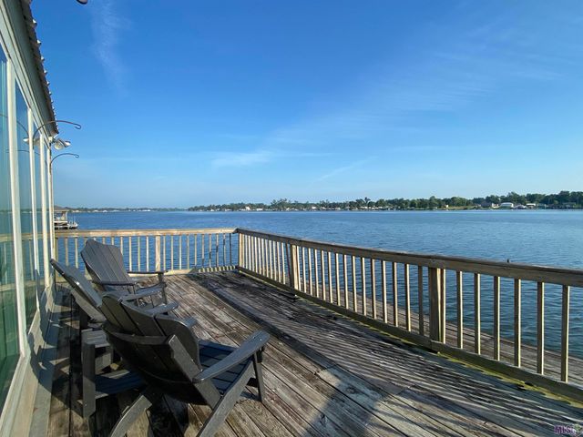 6980 False River Rd, Oscar, LA 70762