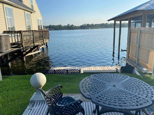 6980 False River Rd, Oscar, LA 70762