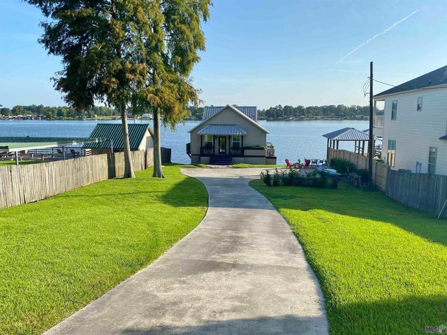 6980 False River Rd, Oscar, LA 70762