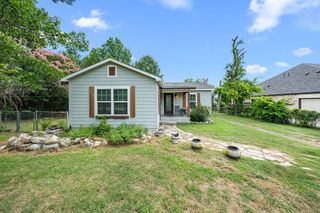 5621 Meandering Road, River Oaks, TX 76114