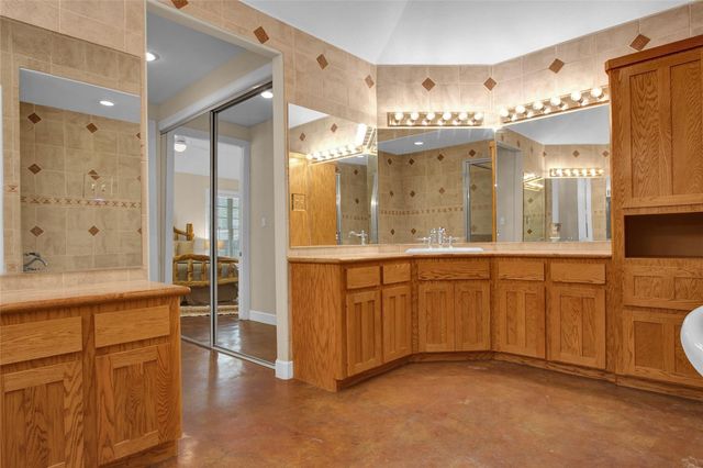 21405 Whispering Pines, Humble, TX 77338