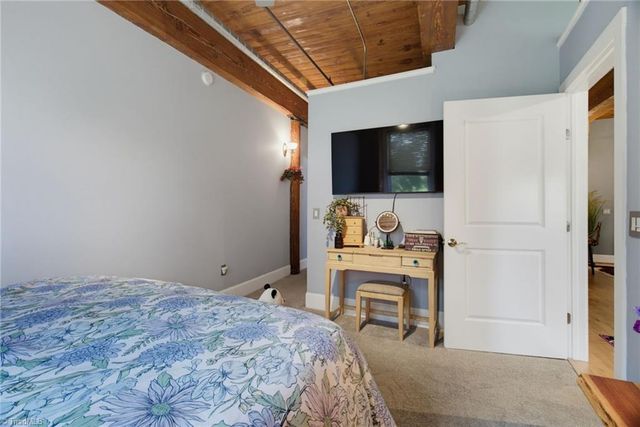 836 Oak Street 306, Winston-salem, NC 27101