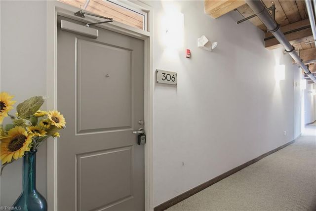 836 Oak Street 306, Winston-salem, NC 27101