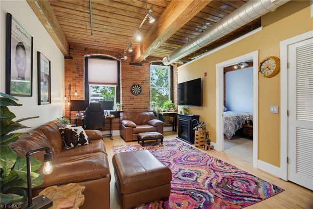 836 Oak Street 306, Winston-salem, NC 27101