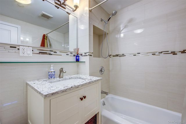 84-05 Queens Boulevard 5C, Elmhurst, NY 11373