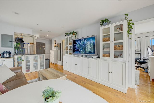 84-05 Queens Boulevard 5C, Elmhurst, NY 11373