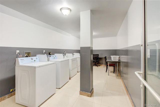 84-05 Queens Boulevard 5C, Elmhurst, NY 11373