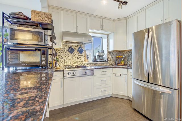 84-05 Queens Boulevard 5C, Elmhurst, NY 11373