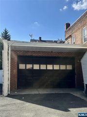 305 Green Avenue Garage, Lyndhurst, NJ 07071