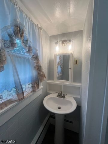 15 Fisk St, Belvidere Twp., NJ 07823